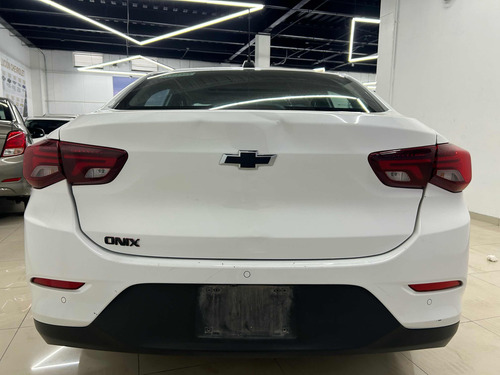 Chevrolet Onix 1.0T Premier Red Line At