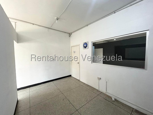 María Valera Alquila Espectacular Local Comercial En Pleno Centro De Barquisimeto, Con Cerco Eléctrico Y Vigilancia, Cómodas Áreas De Trabajo, Amplio Deposito, Cerca A Clínicas Y Colegios.