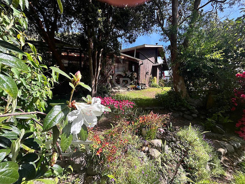 Hermoso Sitio Con 2 Casas En Frutillar Bajo.