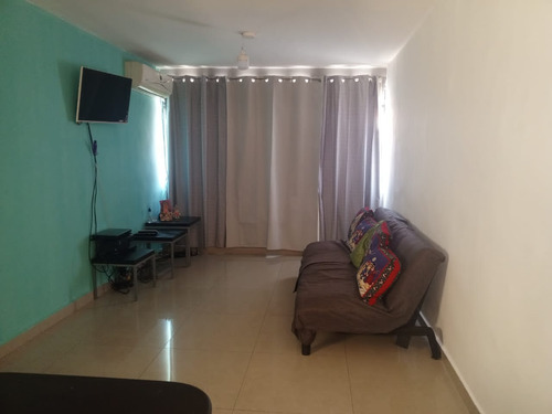 Apartamento En Alquiler Urb. Paraparal Resd. Roraima, L.g.