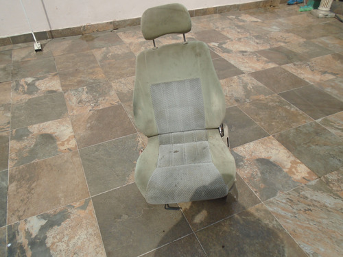 Vendo  Asiento Delantero Izquierdo De Ssang Yong Musso 1997