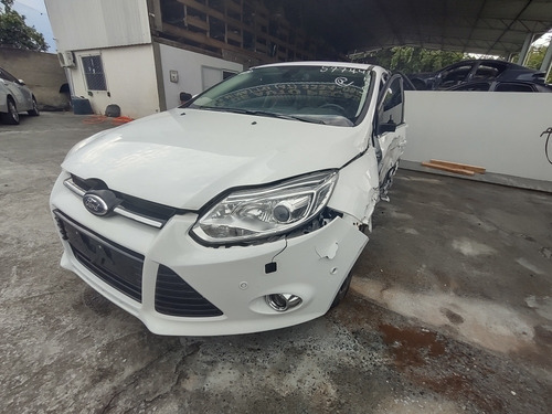 Imagem 2 de 15 de Sucata Ford Focus Hatch Titanium 2.0 2015 Para Peças