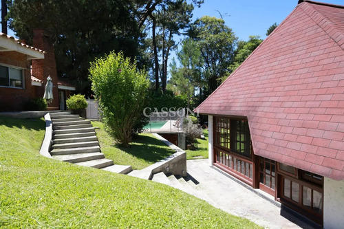 En Alquiler Y Venta! Casa De 3 Dormitorios, Barrio Pinares