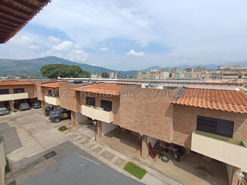 Townhouse En Venta En Conjunto Exclusivo Pozo Y Planta Akmg, Las Quintas Naguanagua Carabobo