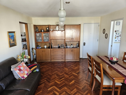 Buen Punto Piso Alto Vista Despejada 2 Dormitorios 1 Baño Cocina Definida Terraza Lavadero Proximo 8 De Octubre Y Parque Batlle