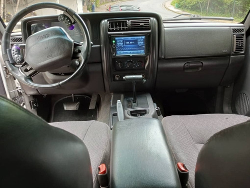 Imagen 10 de 11 de Jeep Cherokee