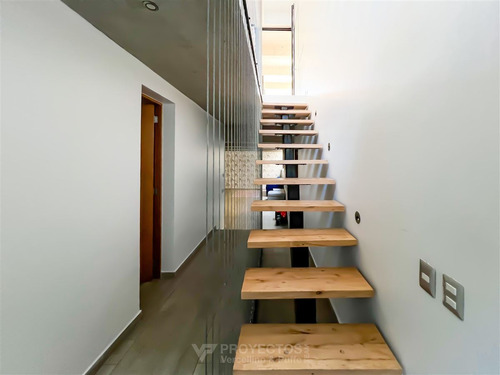 Casa En Venta De 4 Dorm, Vitacura