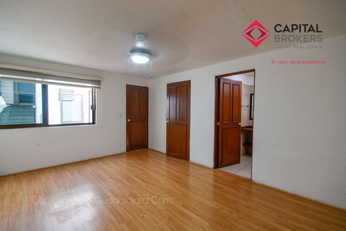 Imagen 19 de 30 de Casa En Venta En Providencia De Oportunidad