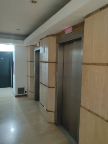 Imagen 2 de 12 de Alquilo El Rosal, Bello Apartamento Amoblado