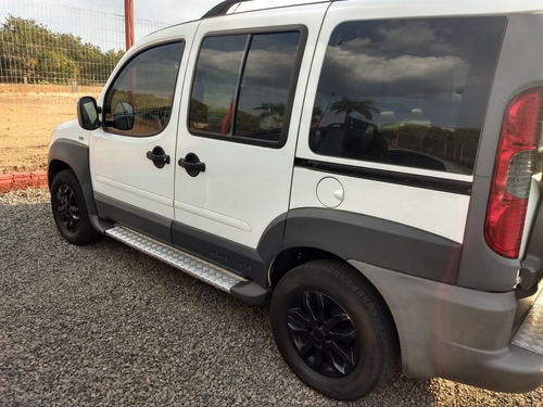 Fiat Doblo 2016 1.8 16v Adventure Flex 5p