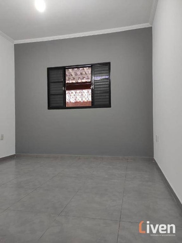 Sobrado Com Excelente Localização E 30 M² De Área Gourmet!! - So0834