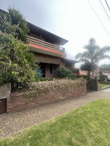 Chalet De 6 Amb. Desarrollado En 3 Niveles - Zona Punta Mogotes
