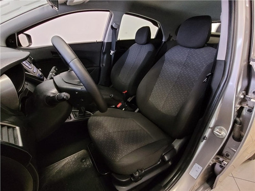 Imagem 3 de 10 de Hyundai Hb20 1.0 Comfort 12v Flex 4p Manual