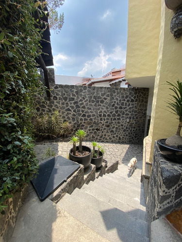 Casa Estilo Mexicano Contemporáneo En Jardines En La Montaña