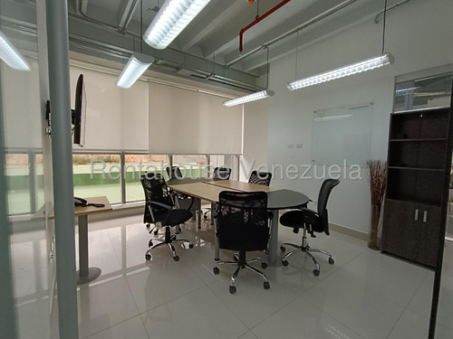 Oficina Remodelada Y Equipada En Alquiler En Santa Paula 25-21728