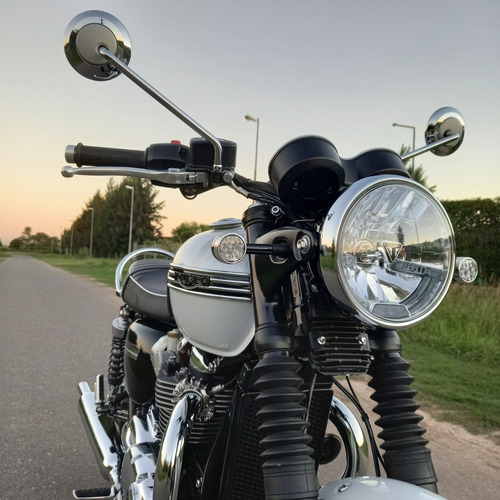Triumph Bonneville T120 Diamond