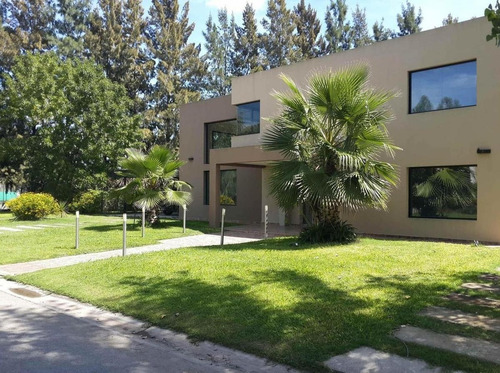 Imagen 1 de 18 de Venta - Haras Del Pilar - Casa - 5 Ambientes - 400 M2 Cubiertos - 4 Cocheras