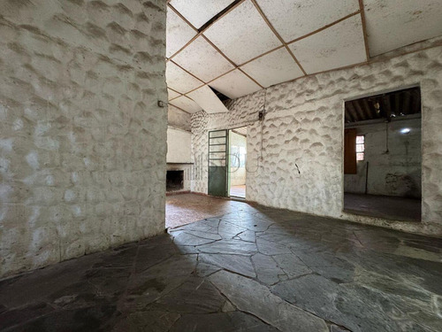 Venta Casa Para Reciclar, Con Amplio Terreno En Parque Del Plata.