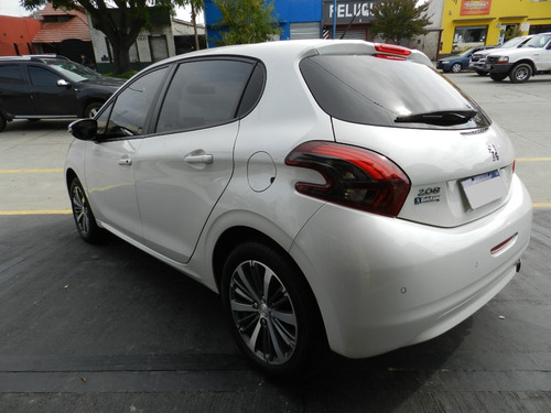 Peugeot 208 Feline 1.6