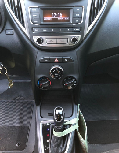 Imagem 9 de 10 de Hyundai Hb20 2016 1.6 Comfort Plus Flex Aut. 5p