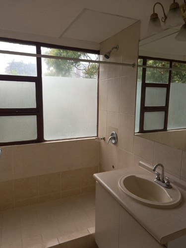 Imagen 5 de 7 de Rento Apto Z.14 Pacifica Plaza Ref.5849 **3 Hab, 2 Parqueos, 3 Baños, 180 Mts, Hab Servicio,$1000**