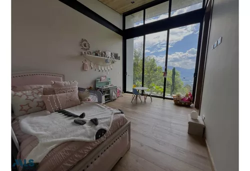 Una Casa Espectacular(mls#249327)