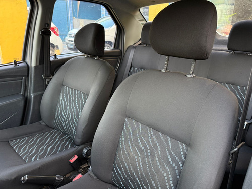 Renault Logan Renault Logan Authentique 1.0 16V (flex)