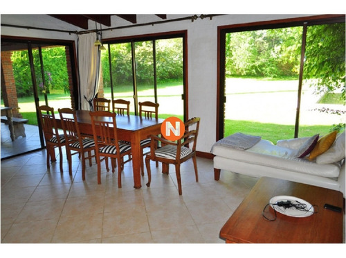 Casa En Venta Y Alquiler, Golf, Punta Del Este, 4 Dormitorios.- Ref: 205929