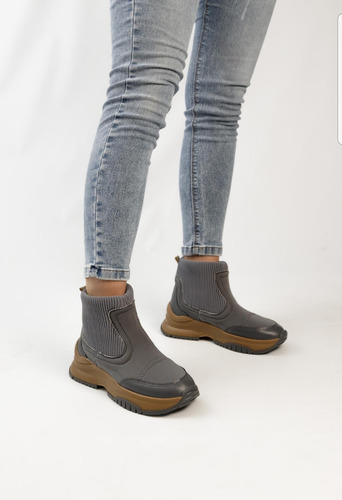 Bota Atypical Nepal Gris Oscuro