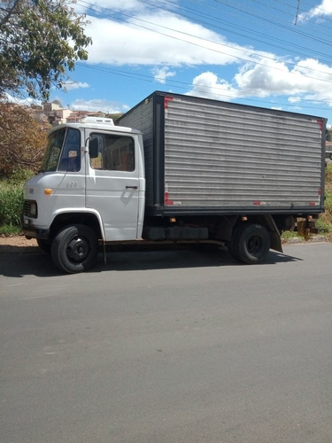 Imagem 3 de 10 de Mercedes Bens 608 Bau