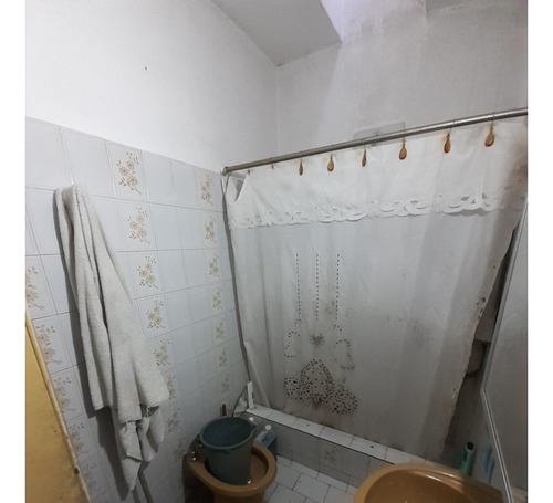 Casa A Reciclar C / Local, Sobre Lote De 8,66x 24 Metros !!