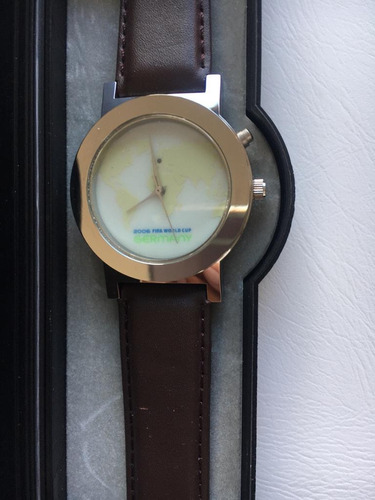 Hermoso Reloj De La Copa Mundial, Fifa 2006, Quartz.  Nuevo.