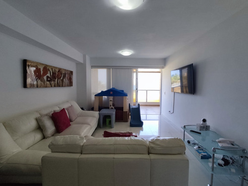 Bello Apartamento Amoblado Con Vista Al Mar Y Salida A La Playa Moreno