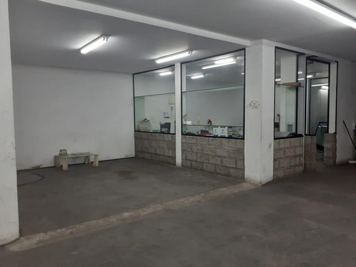 Imagen 3 de 16 de Local - Olivos-vias/rio