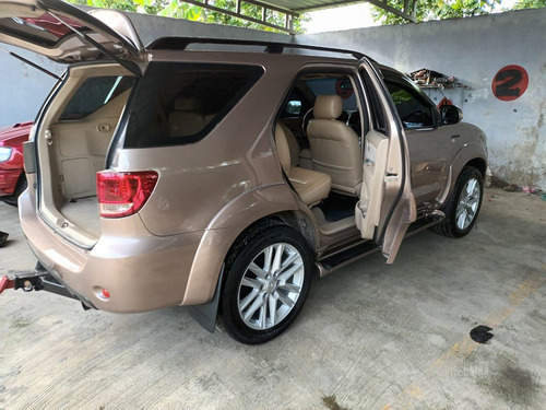 Imagen 9 de 15 de Toyota Fortuner 4x4