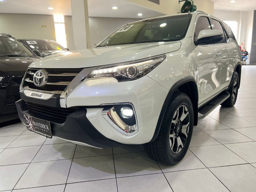 Toyota Hilux SW4 SRX DIAMO. 4X4 2.8 TB DIE AUT.