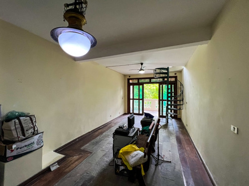 Casa Dois Andares 140 M/q Dentro De Clube Em Meio A Floresta
