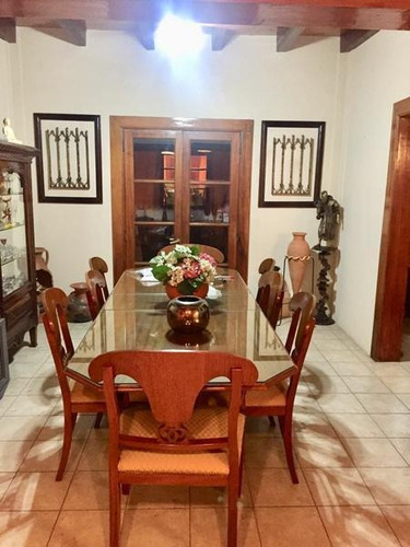 Hermosa Casa En Bella Vista.