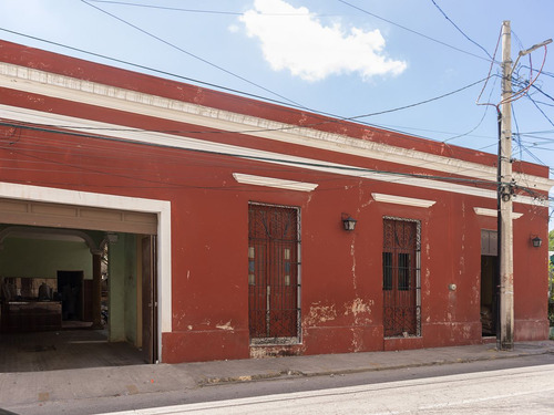 Centro Hermosa Casona Con Terreno Amplio (avc-1605)