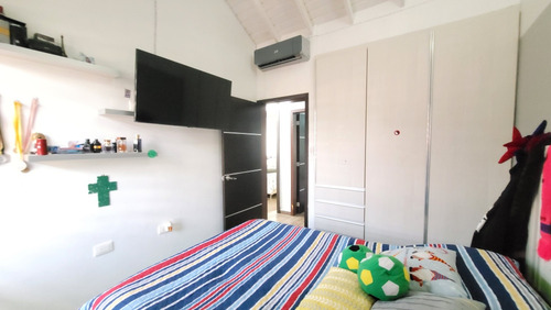 Townhouse En Naguanagua Urb. Tazajal Res. Altos De Monte Alegre Country - Rc