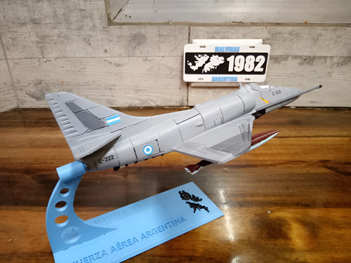Maqueta De Avión Argentino Douglas A-4b Tordillo Escala 1/48