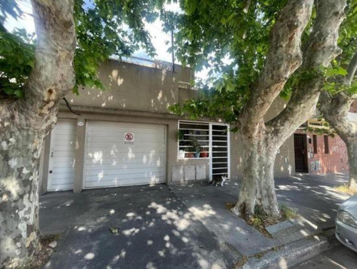 Casa En Venta - 2 Dormitorios 2 Baños - 250mts2 - Mar Del Plata