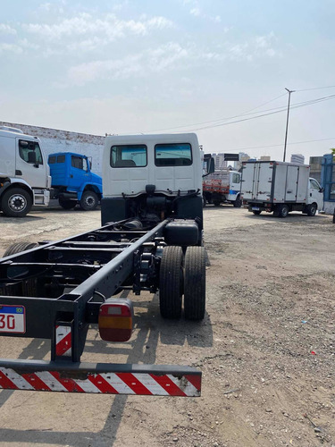 Imagem 6 de 9 de Ford Cargo 815e Chassis