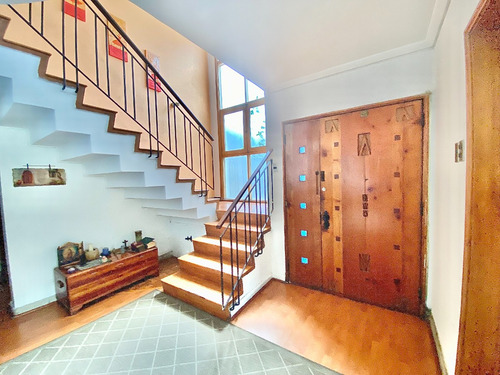 Linda Casa Metro Bilbao/ Colegio San Ignacio
