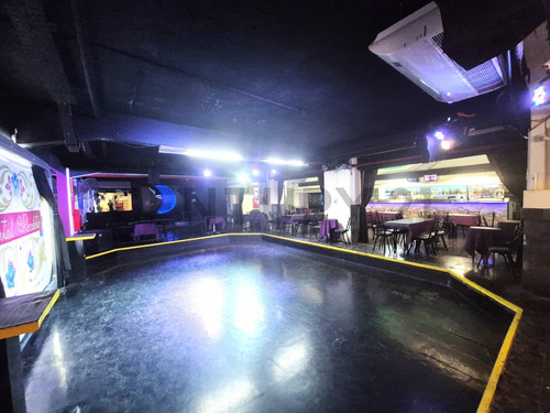 Alquiler Local / Salón De 420 M2 En Recoleta