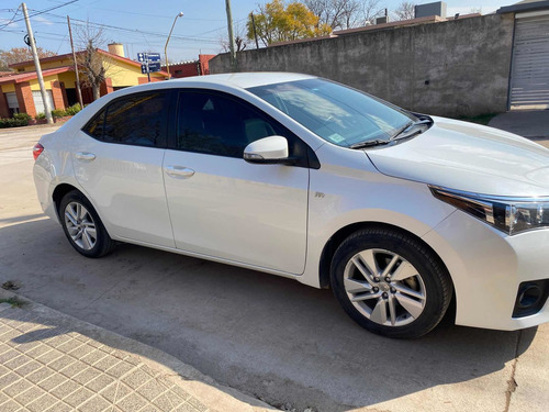 Imagen 3 de 6 de Toyota Corolla 2015 1.8 Xei Cvt Pack 140cv