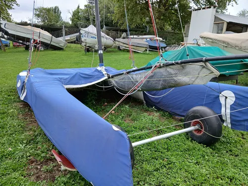 Catamaran F18