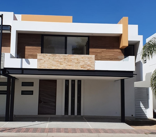 Casa En Venta En Porta Nova Residencial, Querétaro