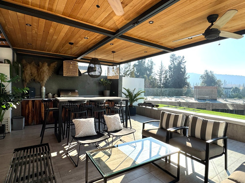 Departamento Townhouse En La Dehesa, 3 Pisos + Rooftop
