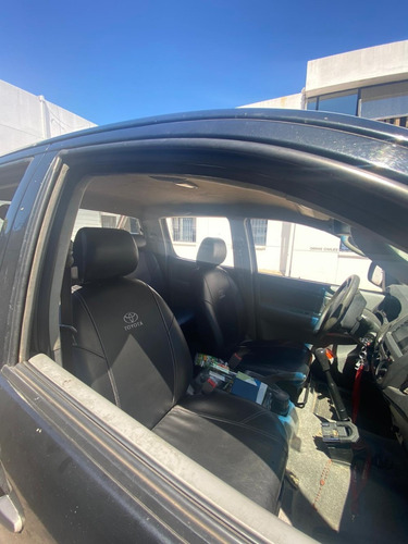 Camioneta Toyota Hilux Sr. 2.7 4x2, Negra